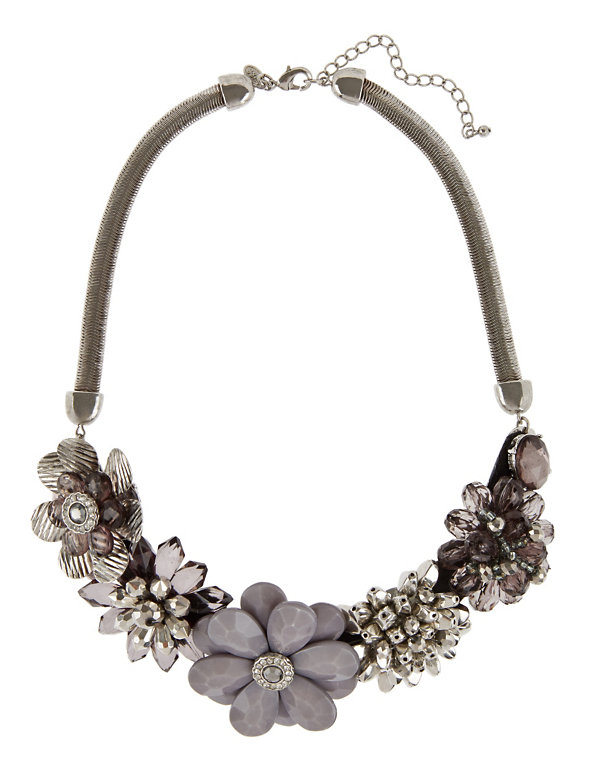 Resin Floral Bloom Necklace Image 1 of 1