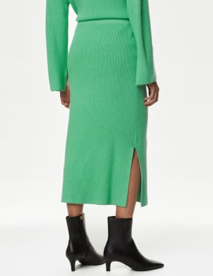 Mid length knit top skirt