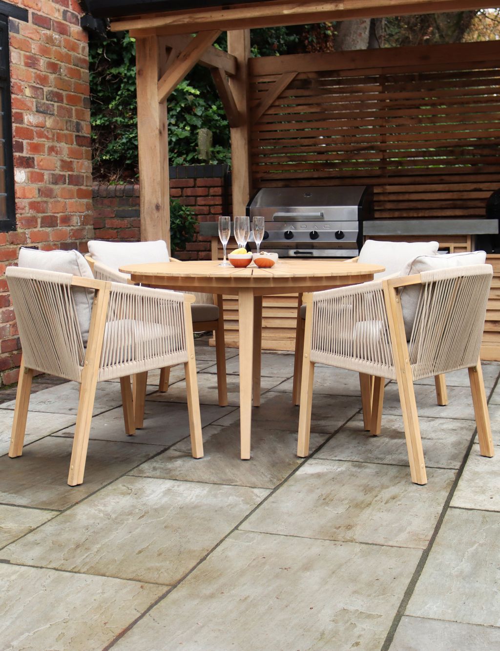 Roma 4 Seater Garden Table & Chairs 3 of 4