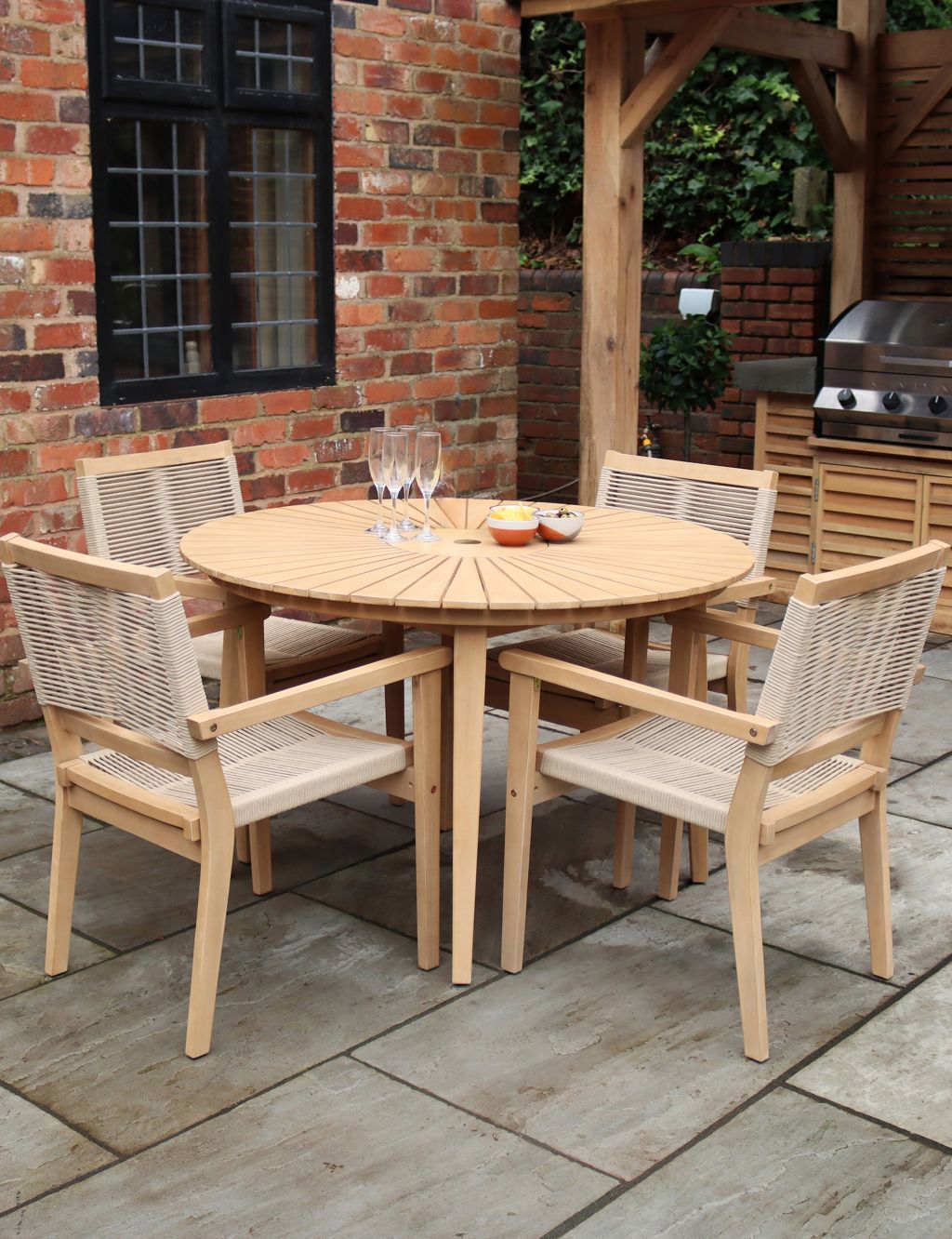 Roma 4 Seater Garden Table & Chairs 1 of 3