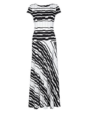 Round Neck Striped Maxi Dress Image 2 of 6