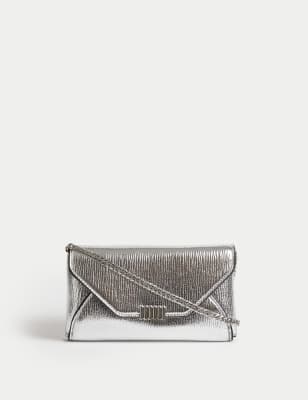 Silver chain outlet clutch bag