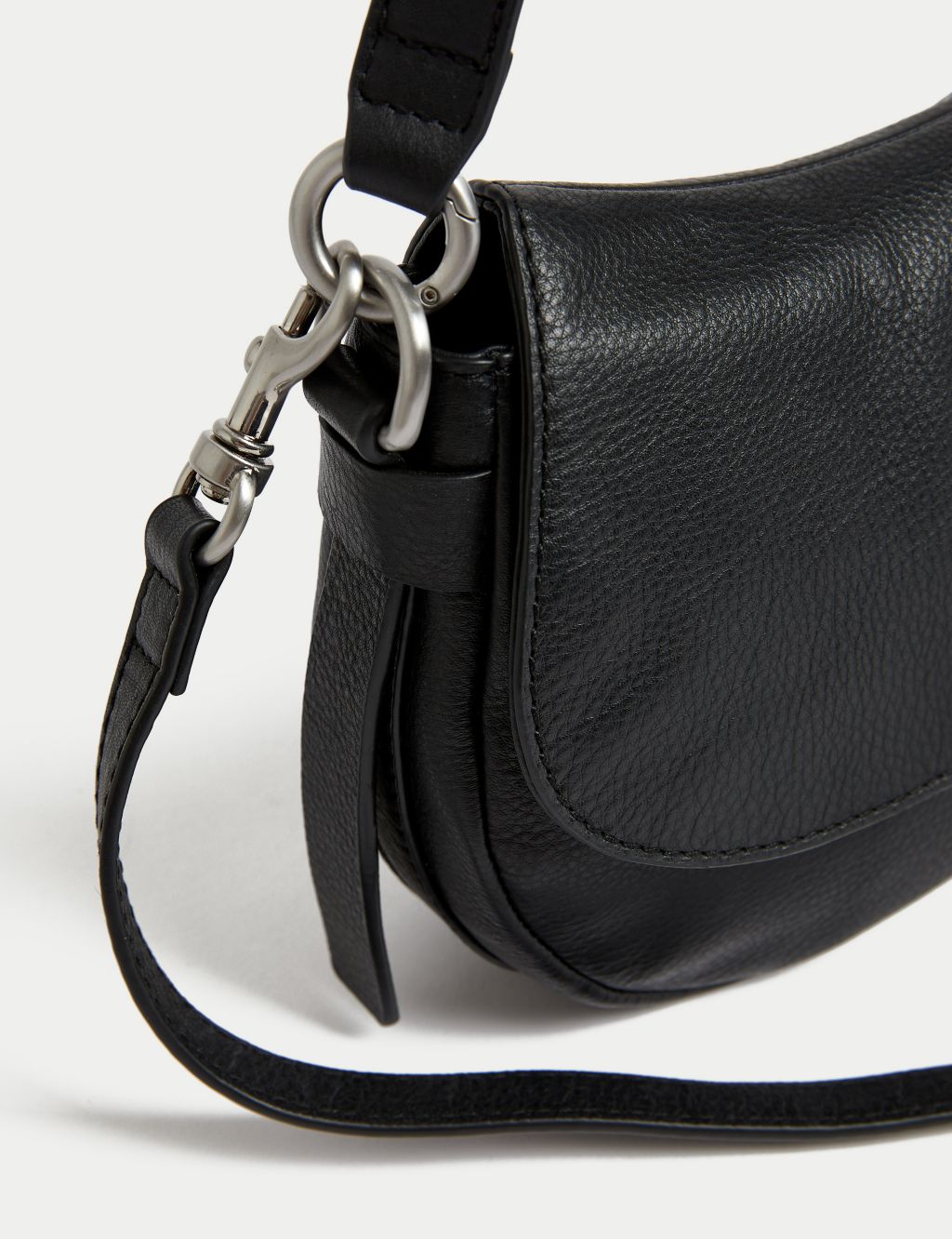 Leather Shoulder Bag image 2