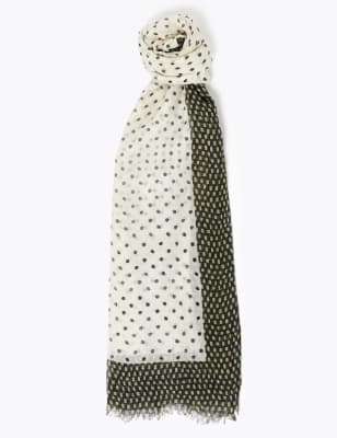 Aan beide kanten draagbare sjaal met stippenpatroon