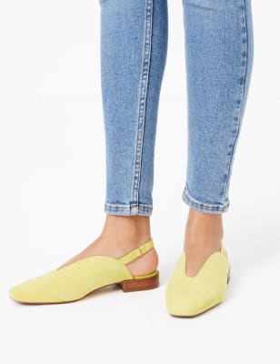 Su&egrave;de schoenen met vierkante neus en open hak