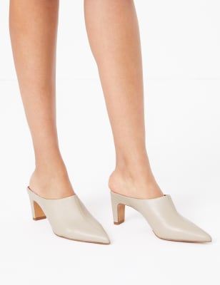 Leren instappers met spitse neus