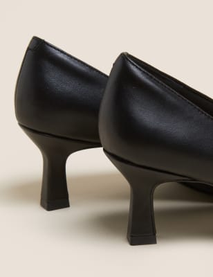 wide fit kitten heel court shoes