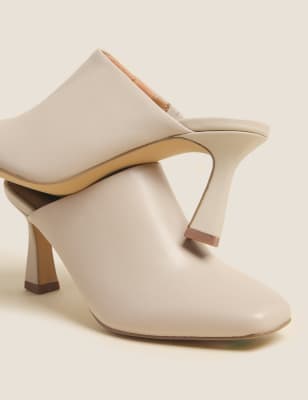 White square online mules