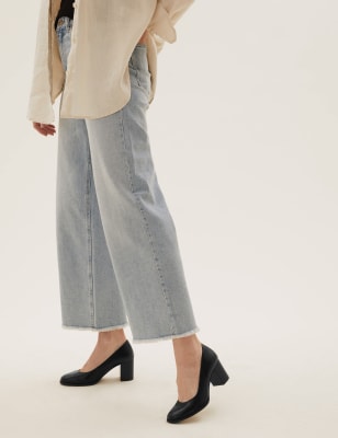 Escarpins &agrave; talons carr&eacute;s