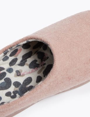 hidden support mule slippers