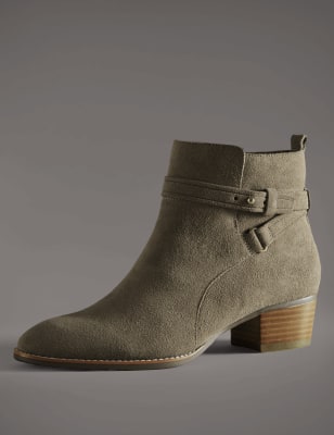 madden girl fibi engineer booties