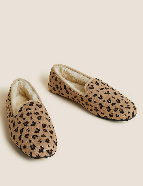 Leopard Print Faux Fur Lined Slippers
