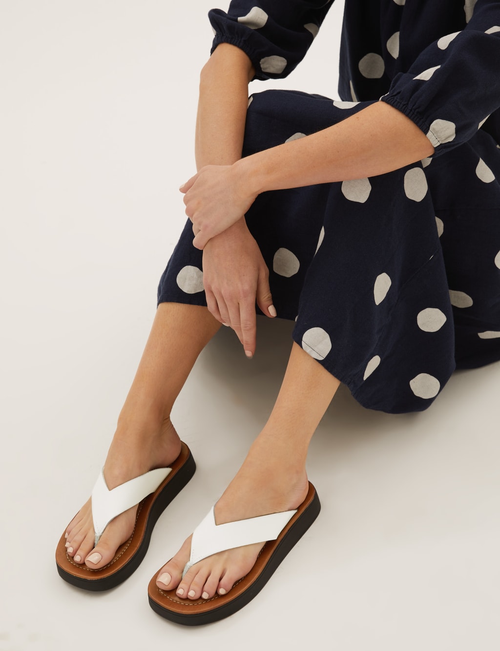 Leather Flatform Flip Flops image 5
