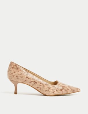 Nude court outlet shoes kitten heel