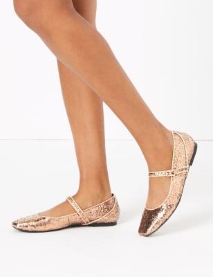 Ballerines &agrave; bout carr&eacute; et paillettes