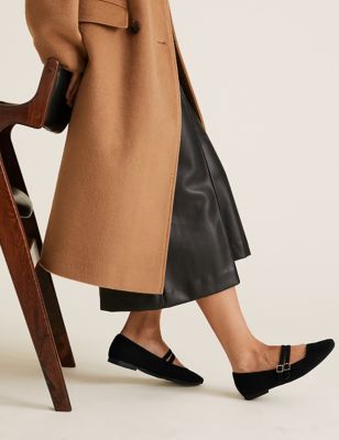 Ballet flats are the It shoe of the fall
