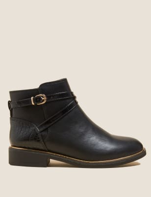 

Womens M&S Collection Botines planos de ancho especial con detalle de anilla - Black, Black