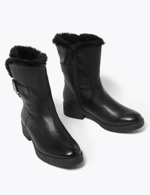 black boots fur trim