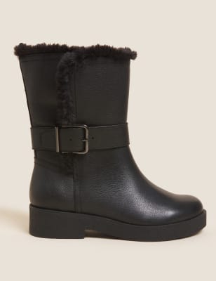 Wide hot sale fur boots