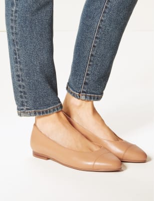 Ballerines larges en cuir