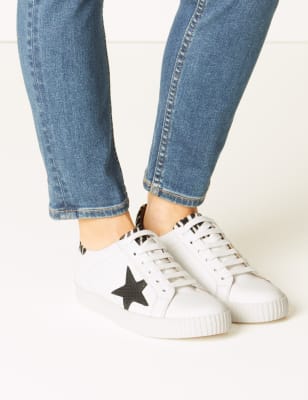 Baskets larges en cuir &agrave; motif &eacute;toile