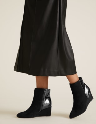 wide ankle boots