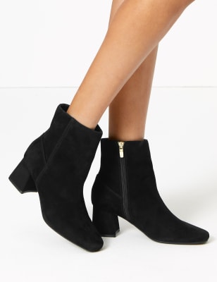 Bottines &agrave; talons carr&eacute;s