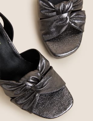 

M&S Collection Sandalias de plataforma con tira al tobillo con diseño de nudo metalizadasWomens - Silver Grey, Silver Grey
