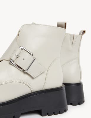 

Womens M&S Collection Klobige, flache Lederstiefeletten mit Schnalle - White, White