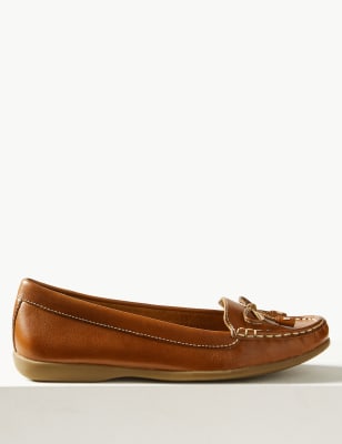 ladies tan flat shoes