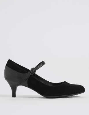 wide kitten heel