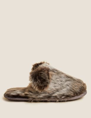 Faux sheepskin hot sale slippers