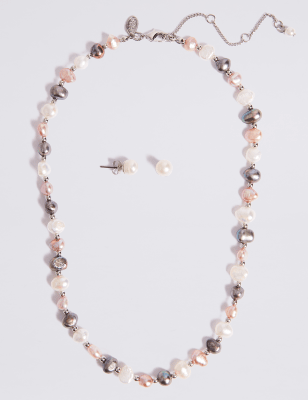 Set van ketting en oorbellen met zoetwaterparels 