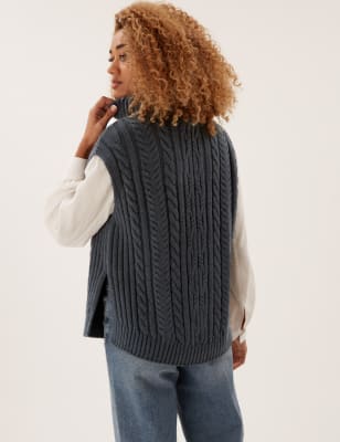 New Look relaxed fit cable knit vest in camel