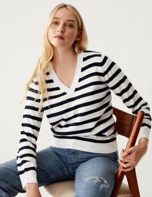 V neck outlet striped jumper