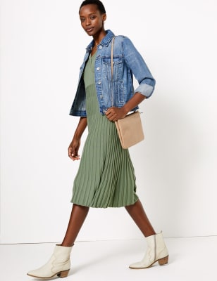 Gebreide midi-jurk in wikkelstijl met ribbels