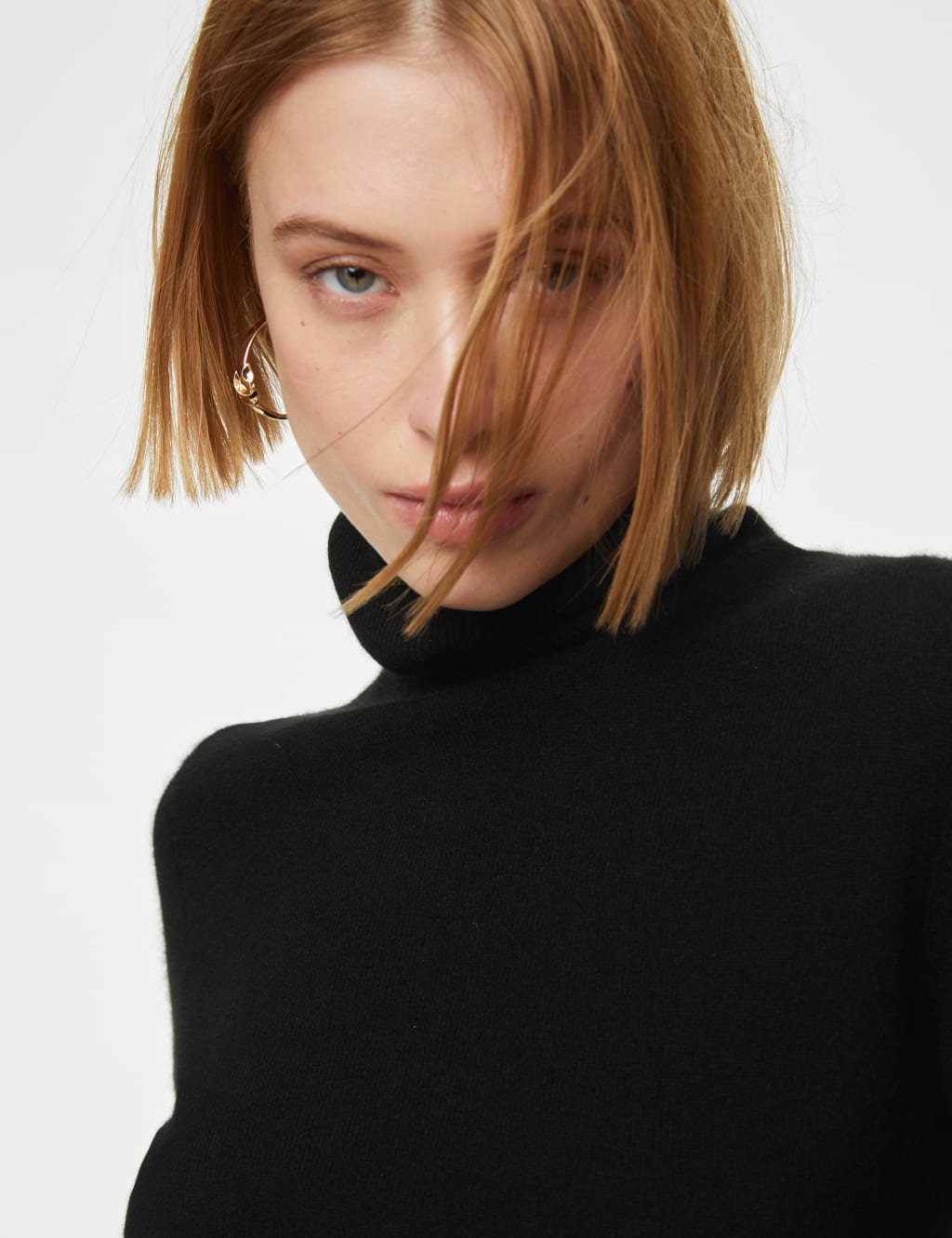 Black cashmere roll neck sales