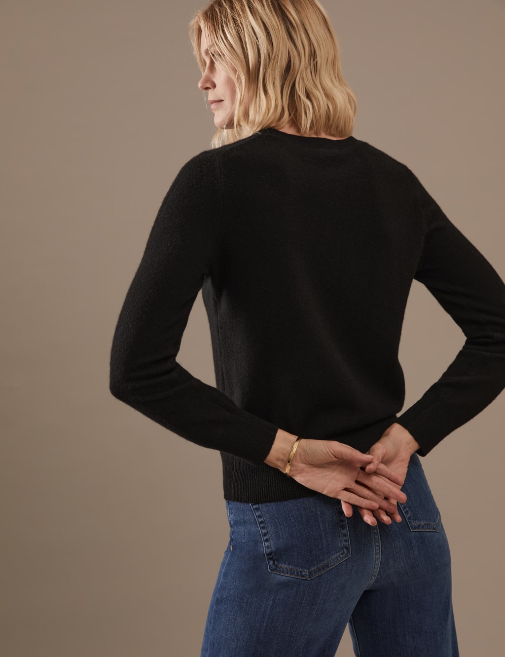 Pure Cashmere Crew Neck Jumper image 5