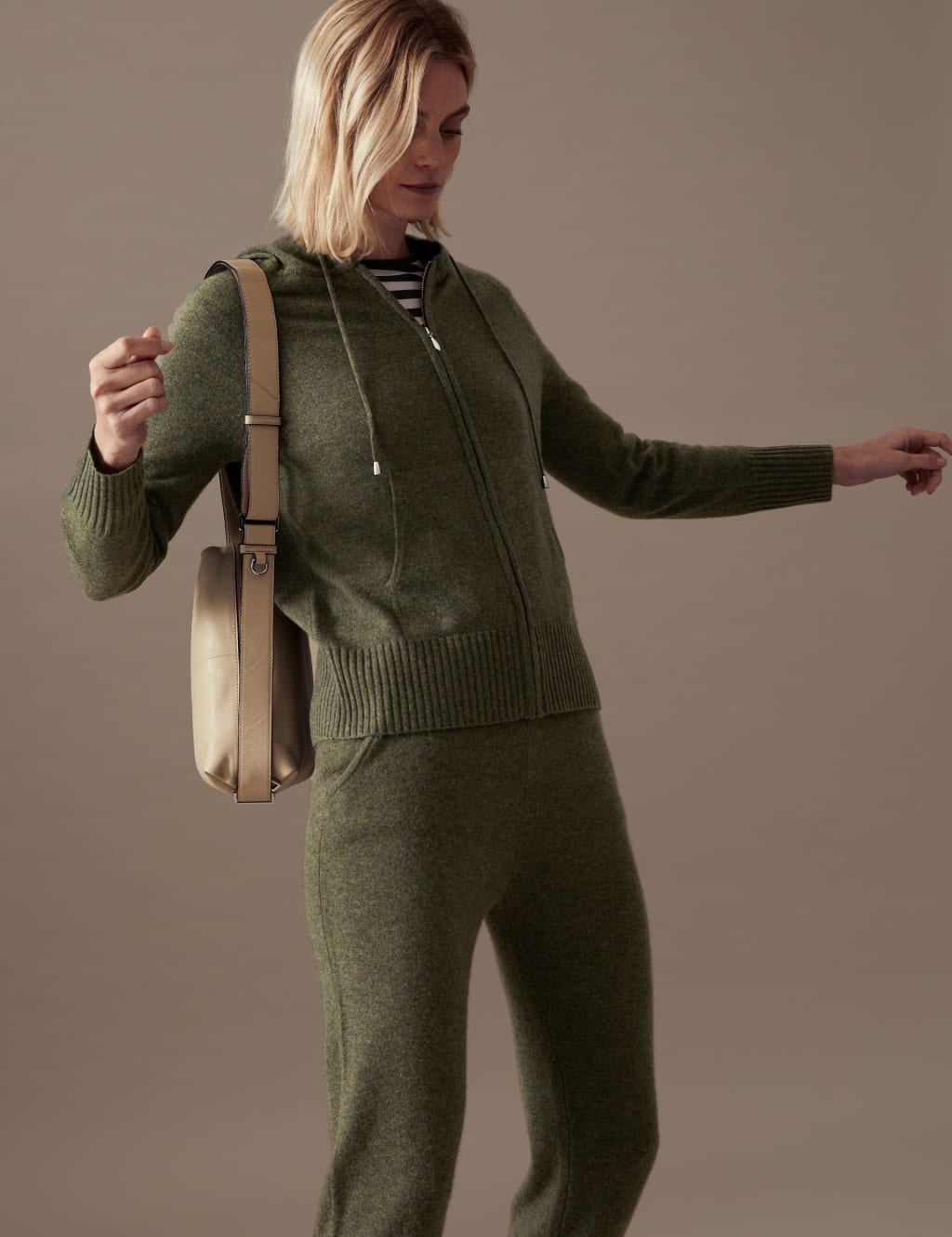 Pure Cashmere Knitted Relaxed Hoodie image 4