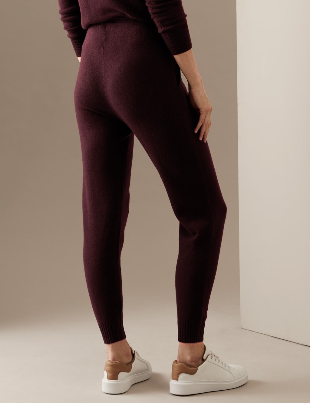 Pure Cashmere Tapered Ankle Grazer Joggers image 5