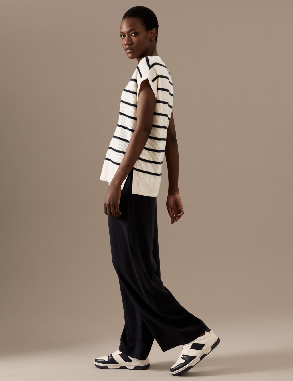 Pure Cashmere Striped V-Neck Knitted Vest image 1