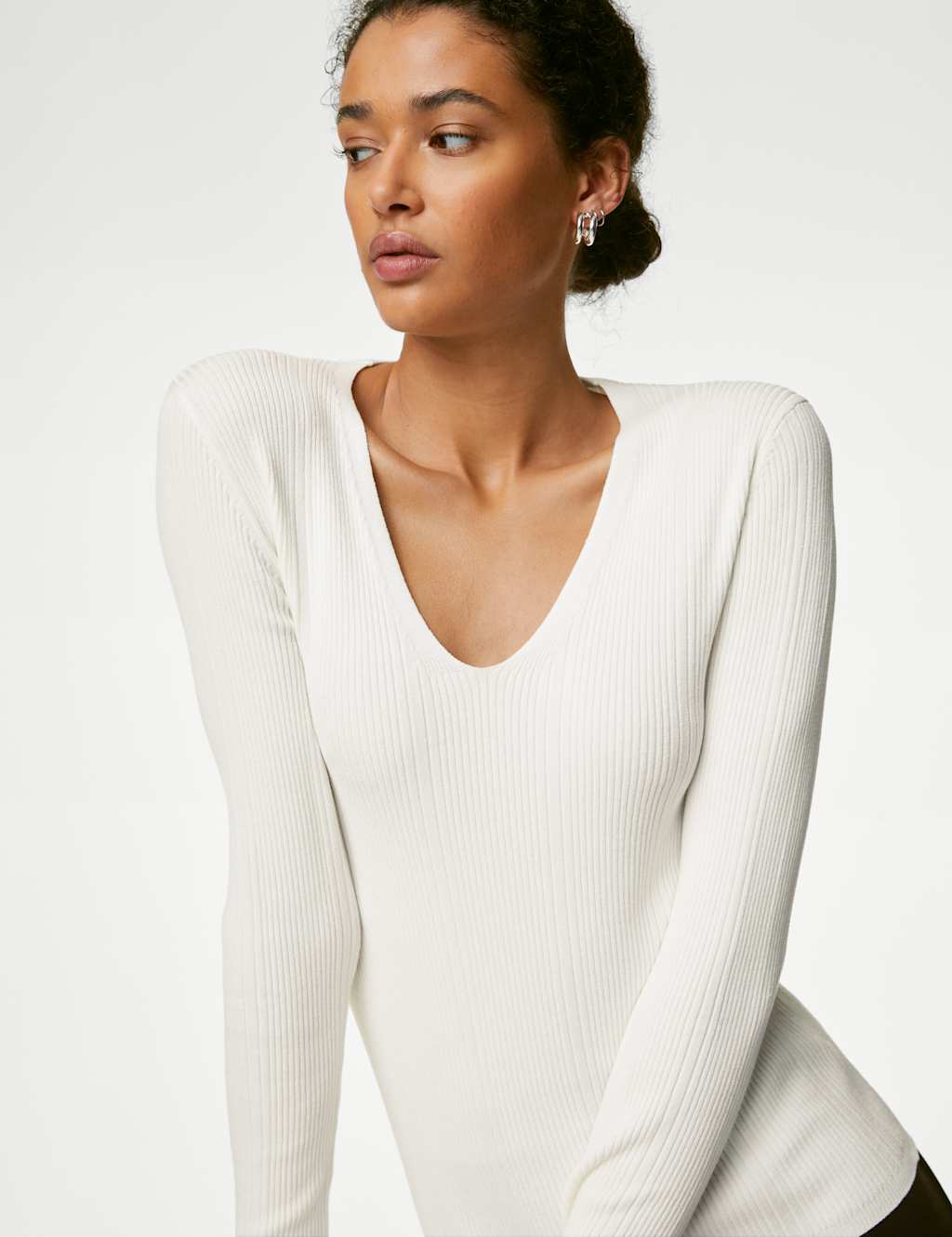 Ribbed V-Neck Knitted Top image 4