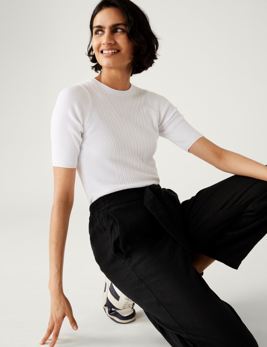 Ribbed Crew Neck Knitted Top image 1