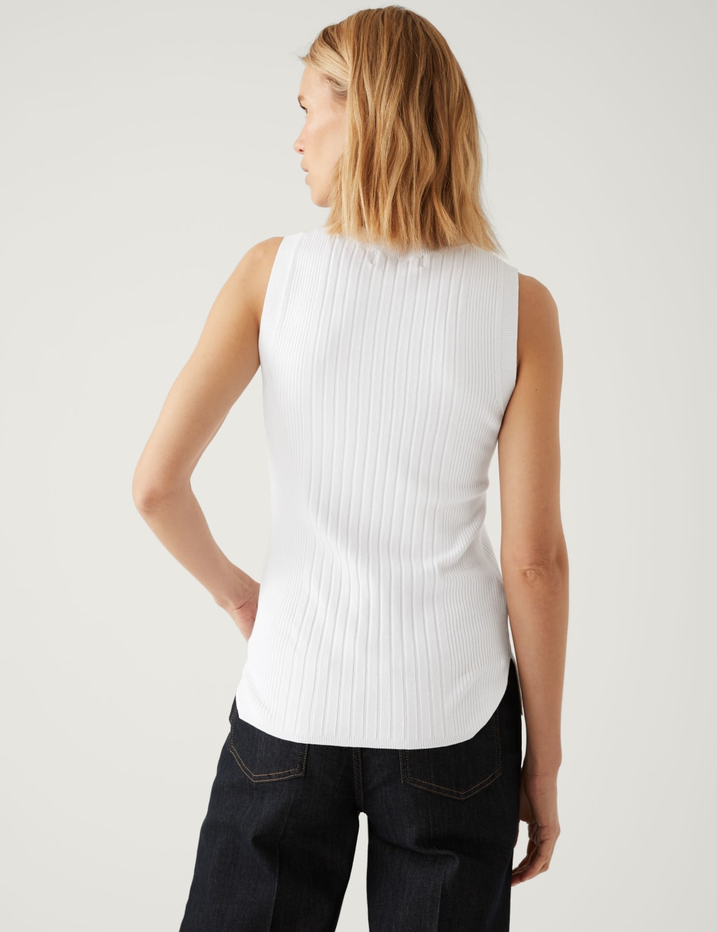 Ribbed Crew Neck Fitted Knitted Vest image 3