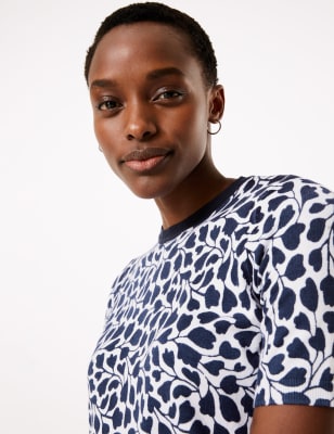 Nauwsluitende top met korte mouwen en ronde hals