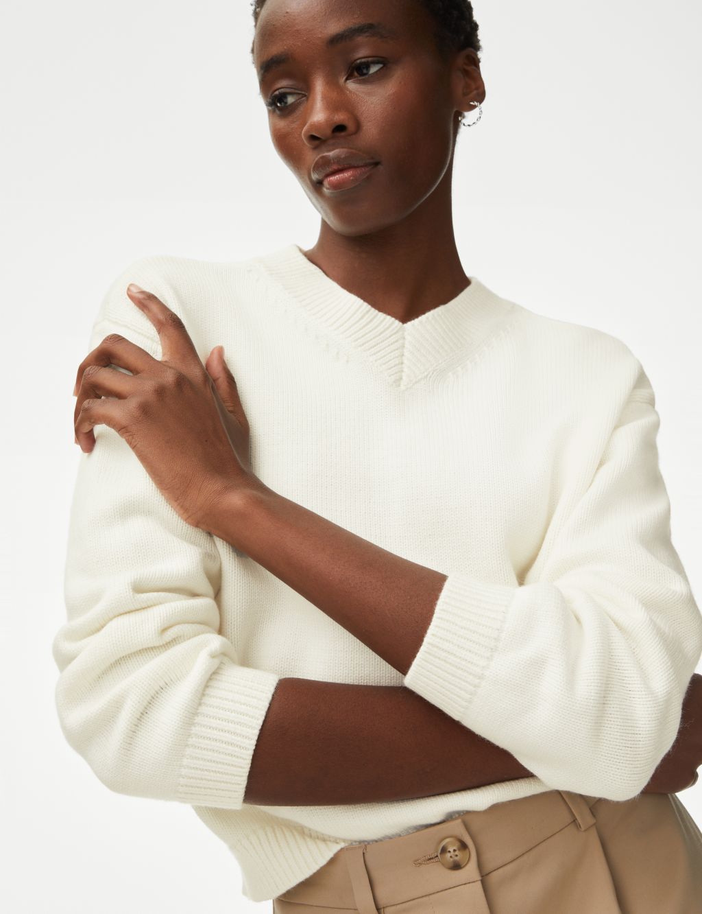 Cream V-neck sweater in pure Merino wool - Creamy White