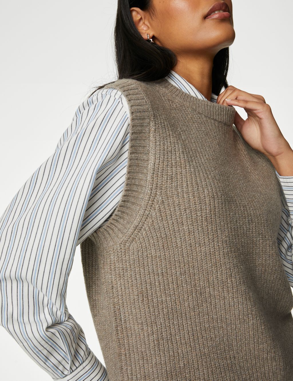 Ribbed Crew Neck Knitted Vest image 3