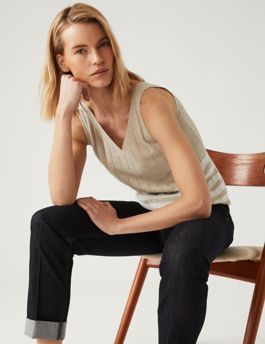 Striped Knitted Vest With Linen image 1