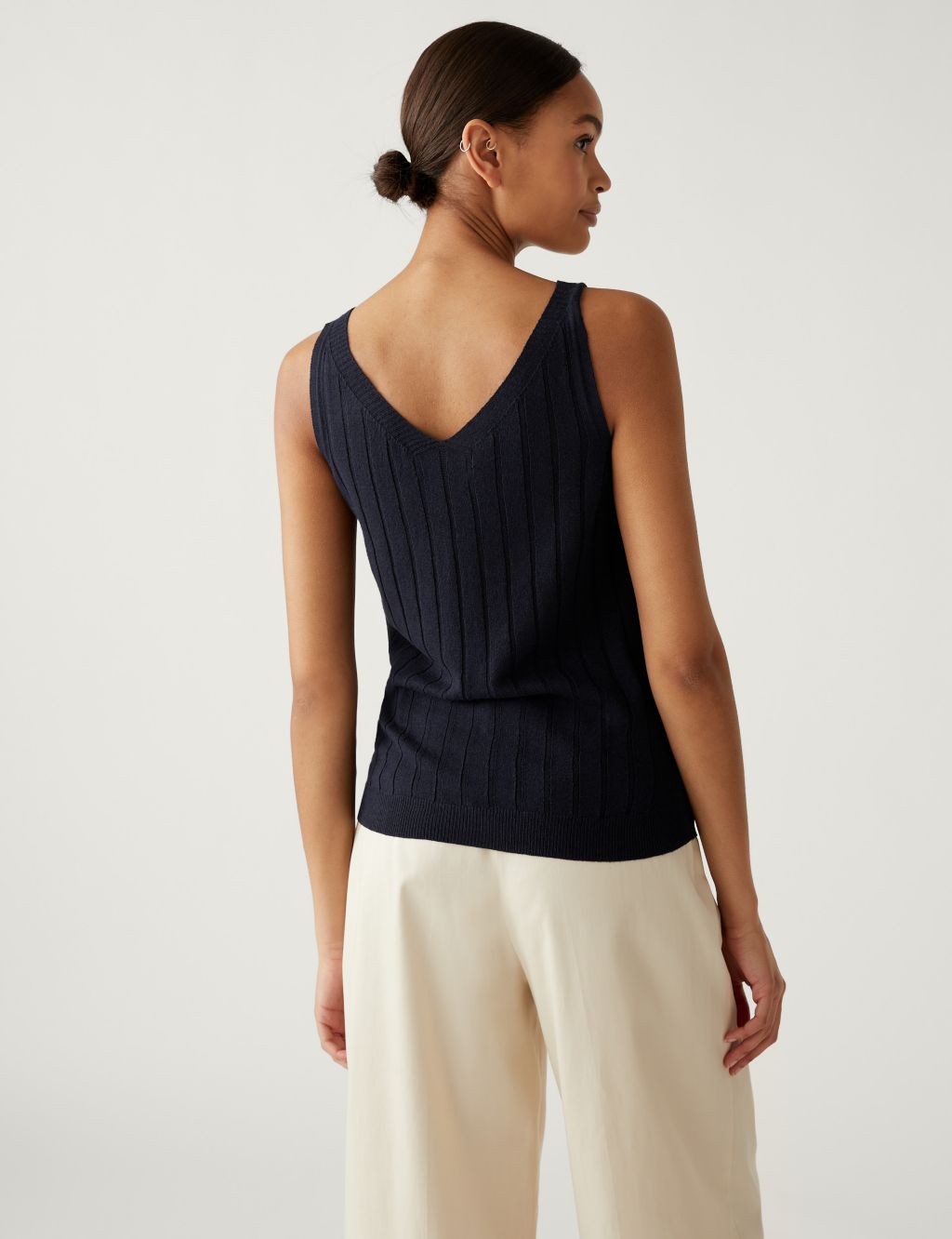 Ribbed V-Neck Knitted Vest with Linen image 4