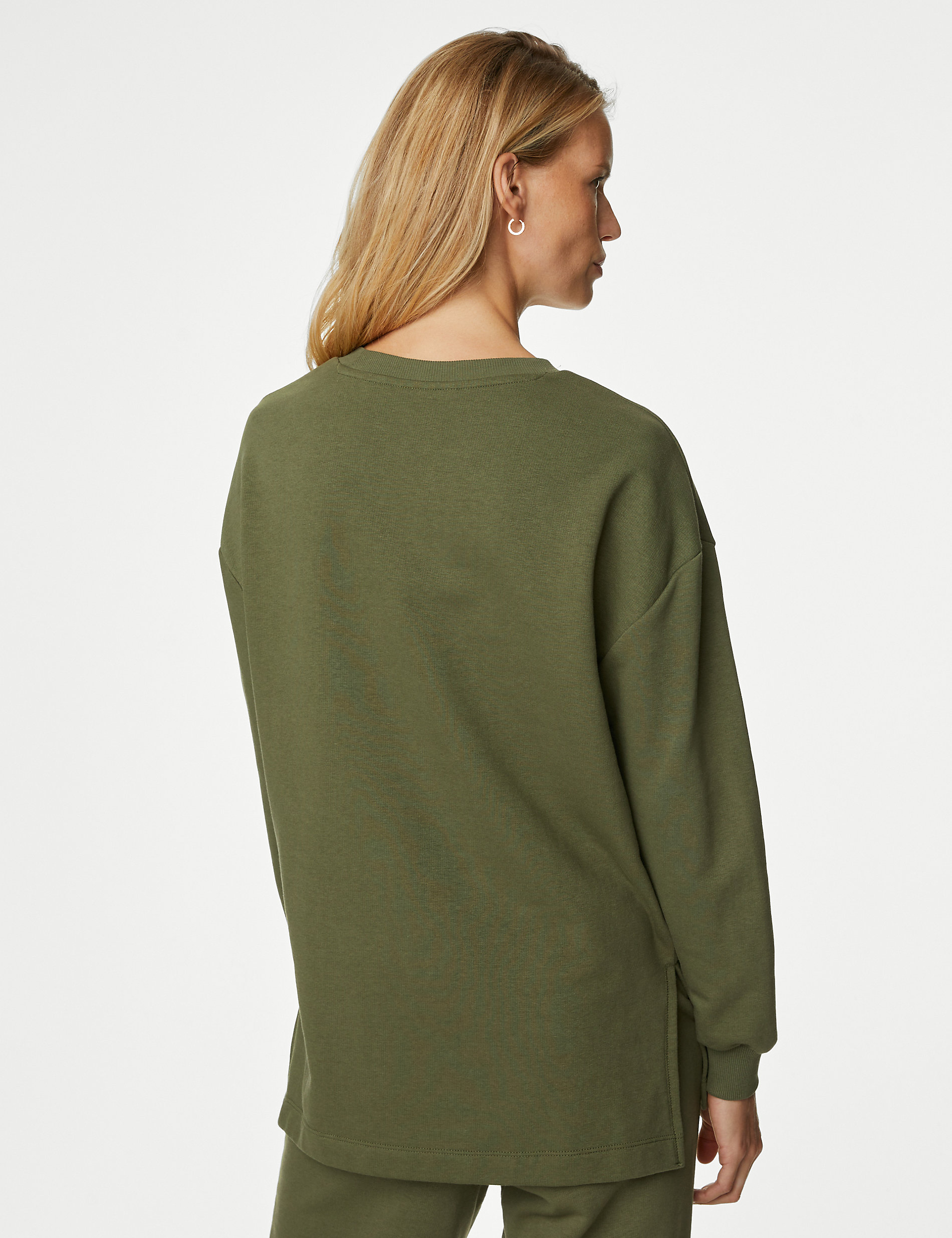 Lang geschnittenes Sweatshirt mit hohem Baumwollanteil und Rundhalsausschnitt